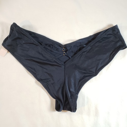 Victoria's Secret Cheeky-Höschen mit hohem Beinausschnitt und Riemchen glatter Satin - Bild 72 von 79
