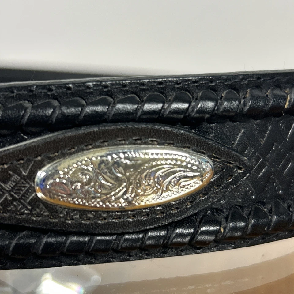 De colección '97 Nocona Belt Co. Cinturón de cuero negro para hombre 40” hebilla plateada punta de conchos Foto 4 de 4