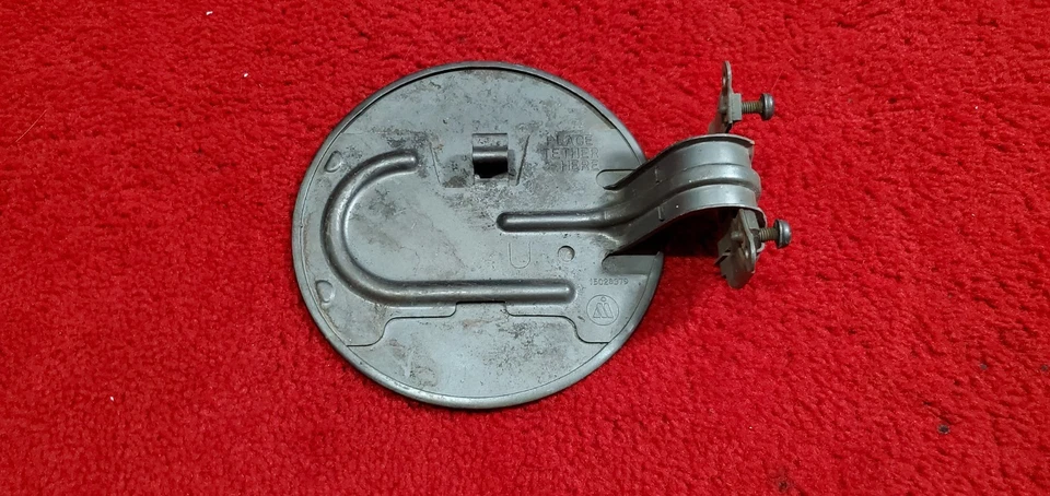 00-06 Chevrolet Tahoe Suburban Yukon puerta de gasolina combustible tormenta gris metálico OEM Foto 4 de 4