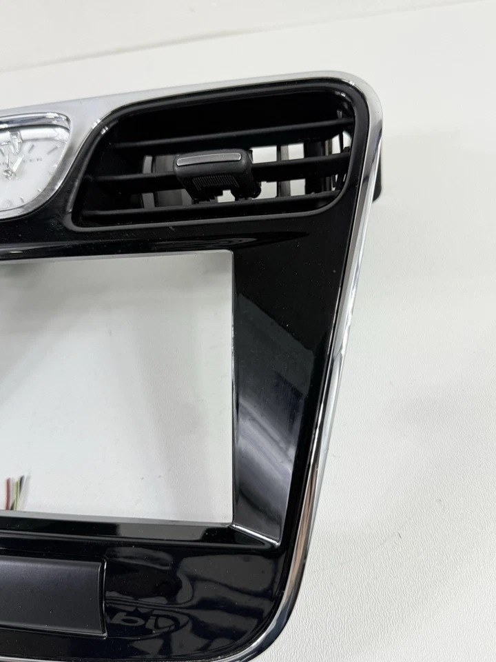 2011-2014 Chrysler 200 приборной панели радио ободок отделка вентиляционные отверстия переменного тока часы черный OEM - Изображение 2 из 4