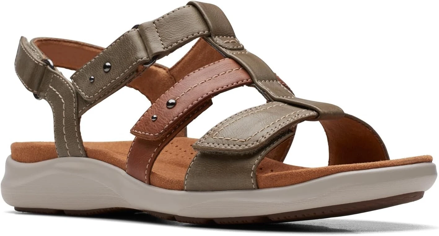 Sandali donna Clarks Kitly Step in pelle combinata oliva larghi 11