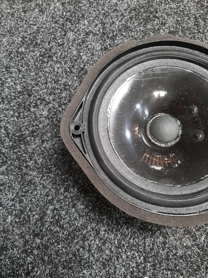 FOR 2018 HONDA HRV DRIVERS SIDE FRONT DOOR SPEAKER - Image 3 of 4