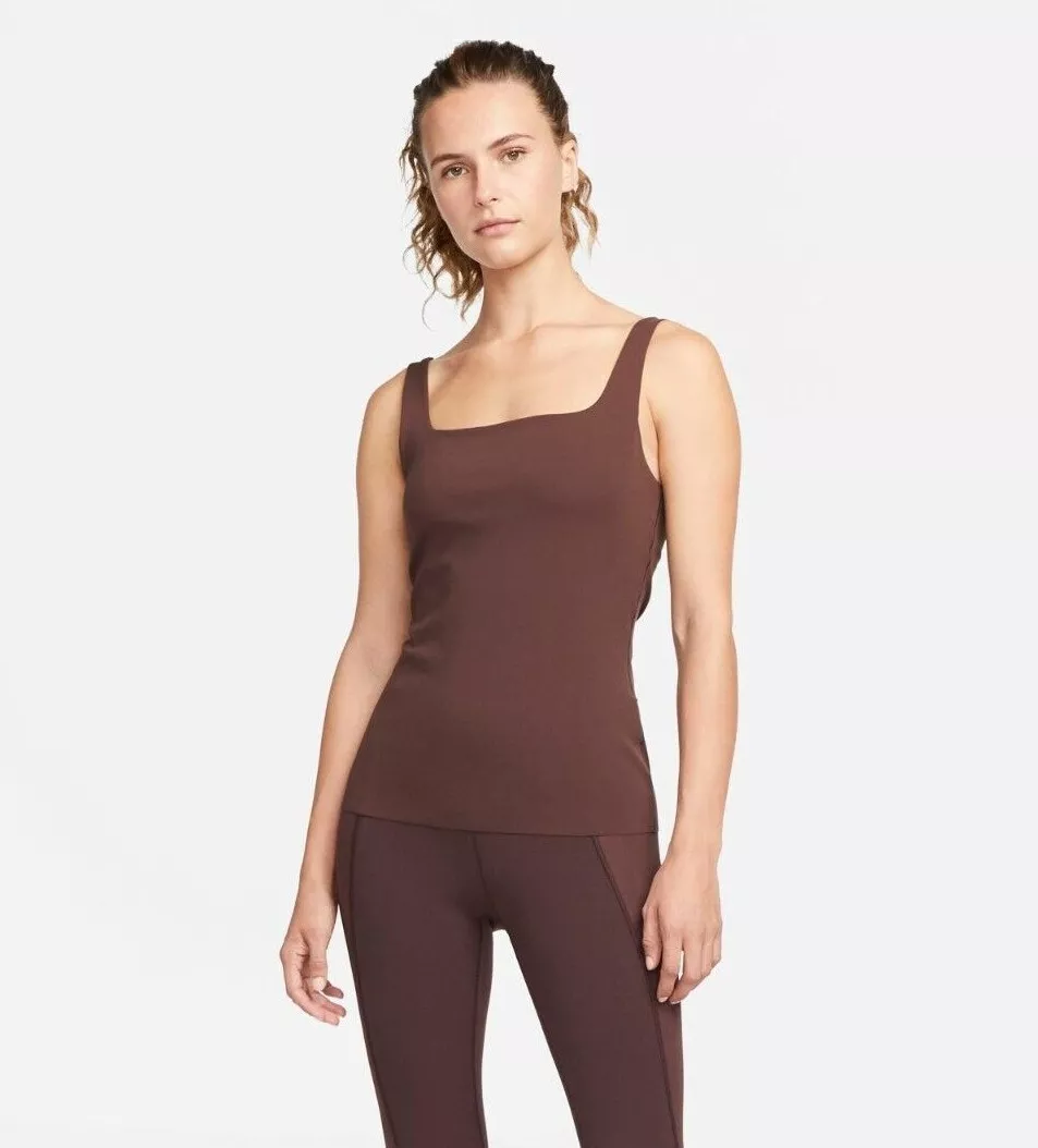 Nike Size XL Yoga Luxe Women's Premium Shelf-Bra Tank $55