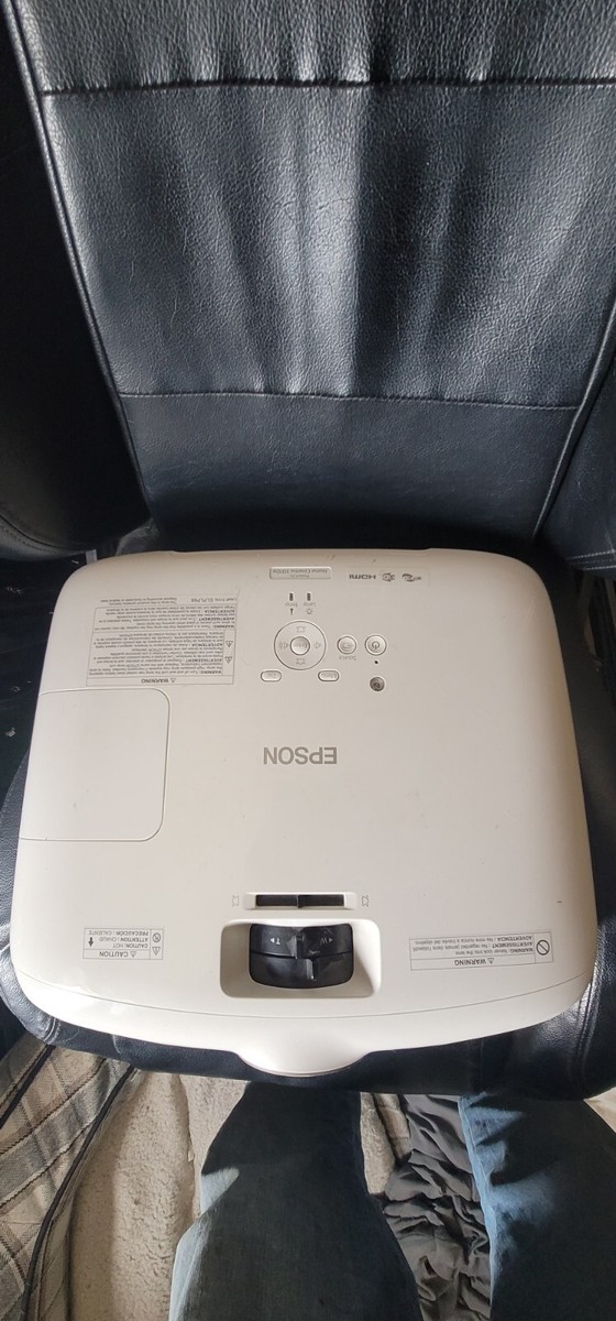 EPSON Powerlite home cinema 3010e 付属品あり EPSON Powerlite home cinema 3010e 付属品あり
