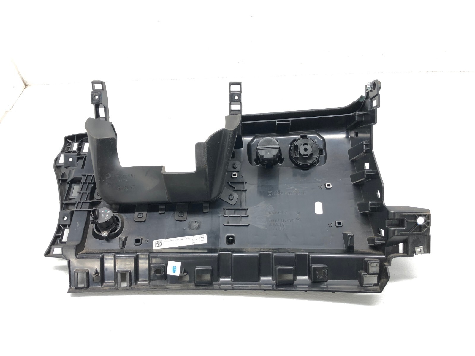 2017-2020 MASERATI LEVANTE LEFT DRIVER FRONT DASH LOWER KNEE TRIM PANEL OEM