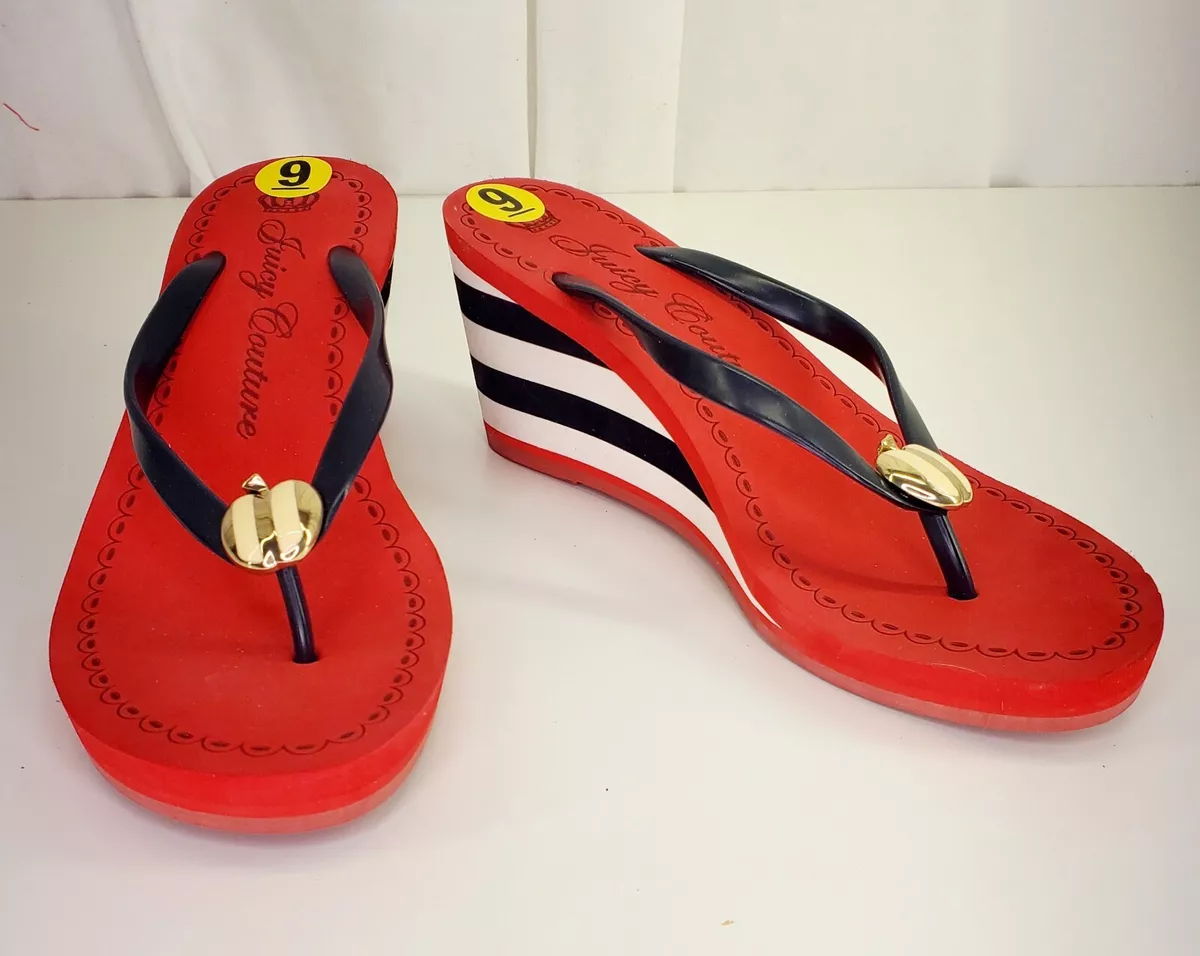 JUICY COUTURE LOGO RED WHITE BLUE WEDGE THONG SANDALS W GOLD APPLE CHARM. 76
