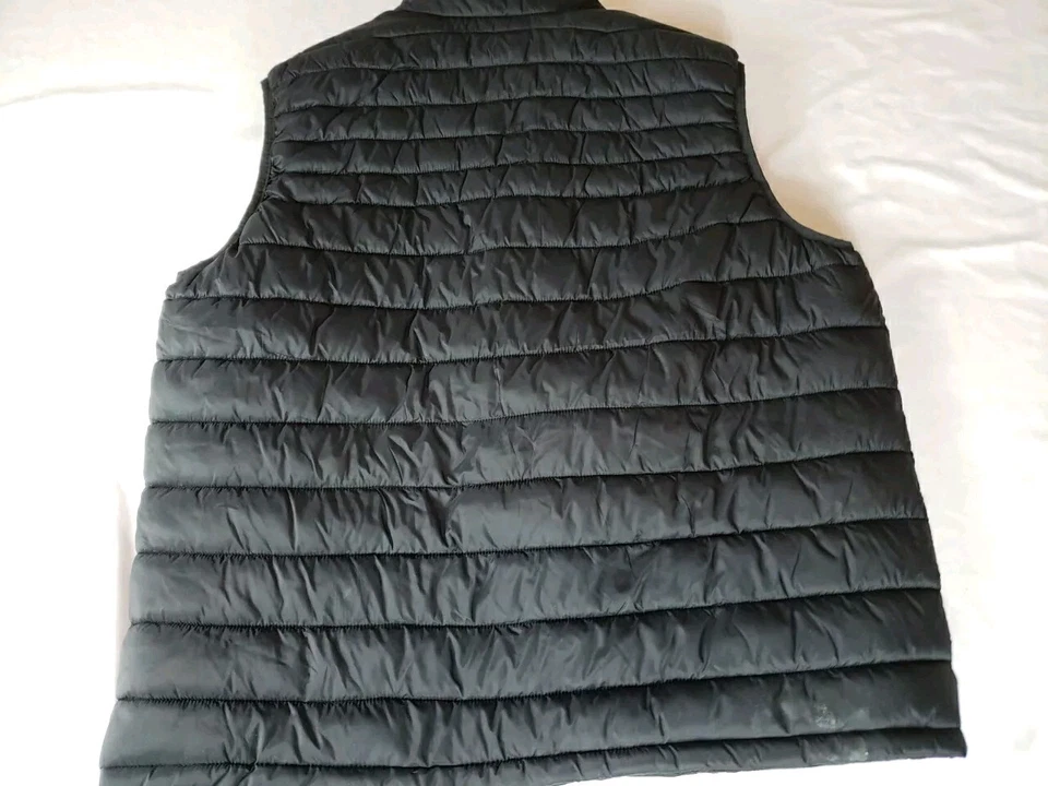 IZOD PERFORM XL MEN'S BLACK QUILTED 100% NYLON EXTERIOR 100% POLYESTER LINING  - Image 2 of 4
