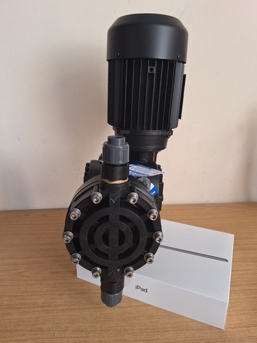 OBL Diaphragm Metering Pump 75 l/h 10 BAR 0.25Kw 3 Ph. 50/60Hz 1M75P2070SVBSMV - Picture 5 of 10