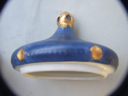 Victorian Style Blue Scenic Porcelain Urn/ Vase Painted Signed Boy Mosley 1972 - Picture 11 of 12