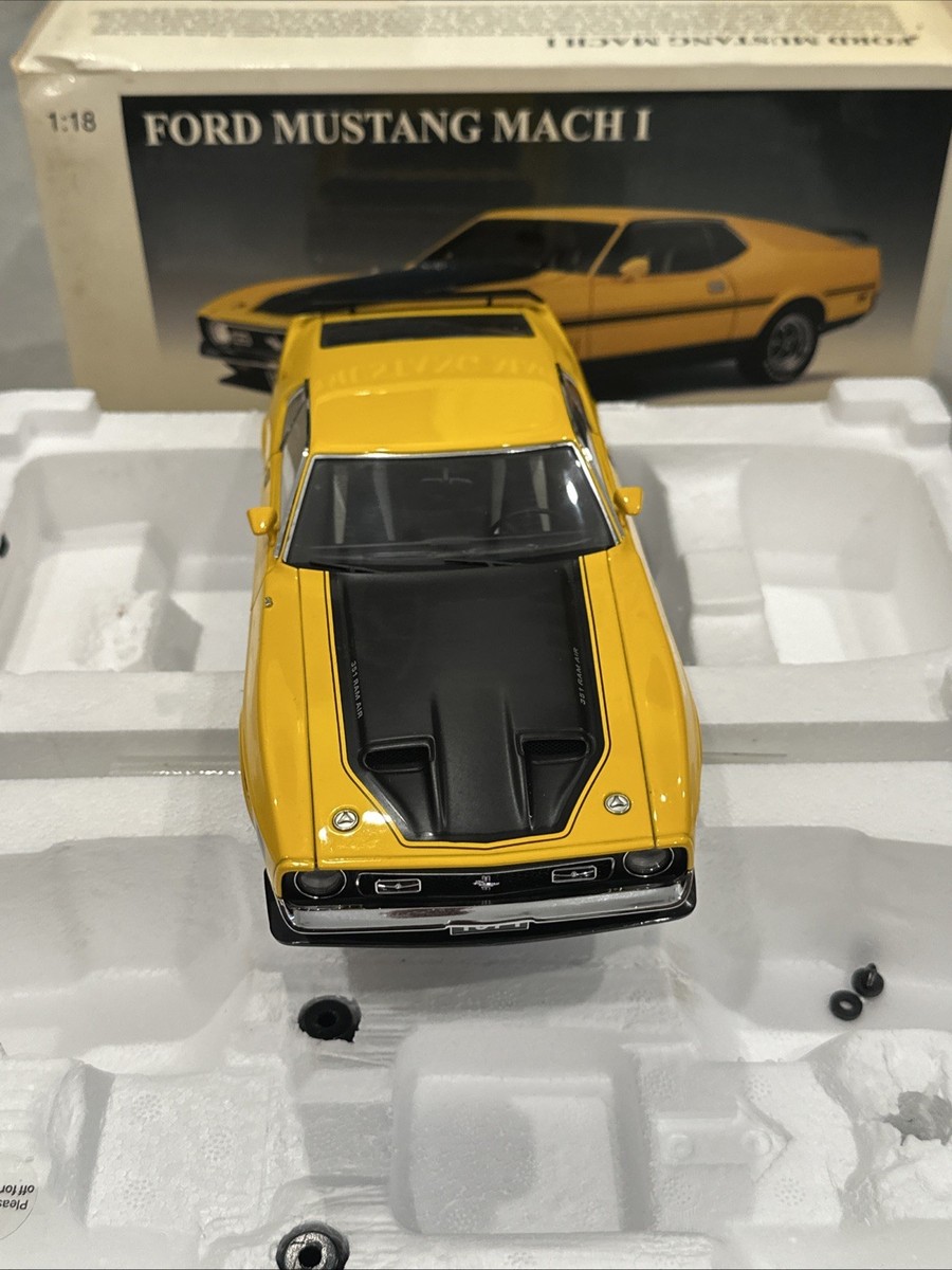 AUTOart 1/18 FORD MUSTANG オートアート AUTOart Millennium, Ford Mustang Mach I, Yellow, 1:18 Scale