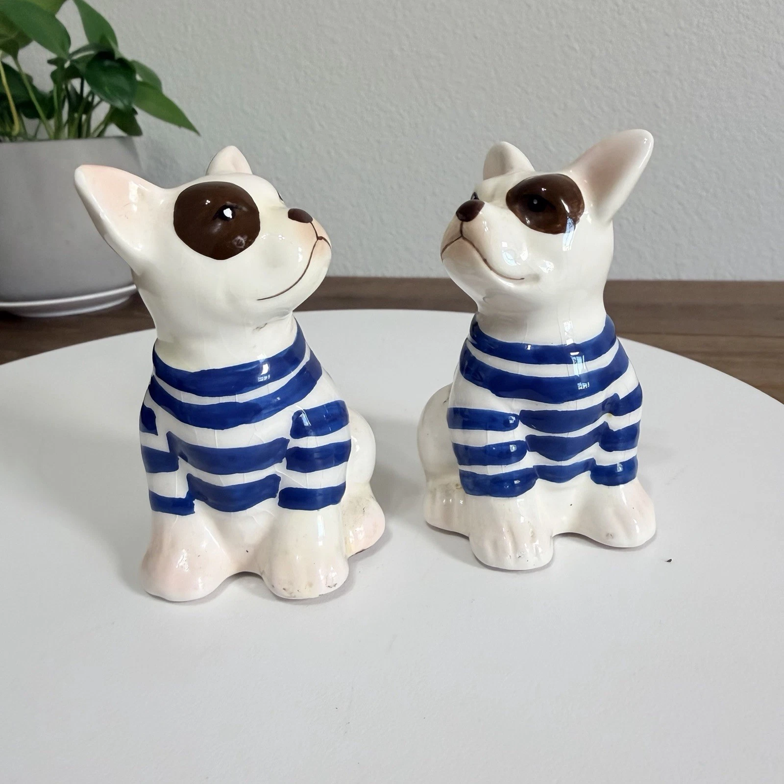 Salt & Pepper Shakers Ceramic Dog Collectable Bulldogs White in sweaters