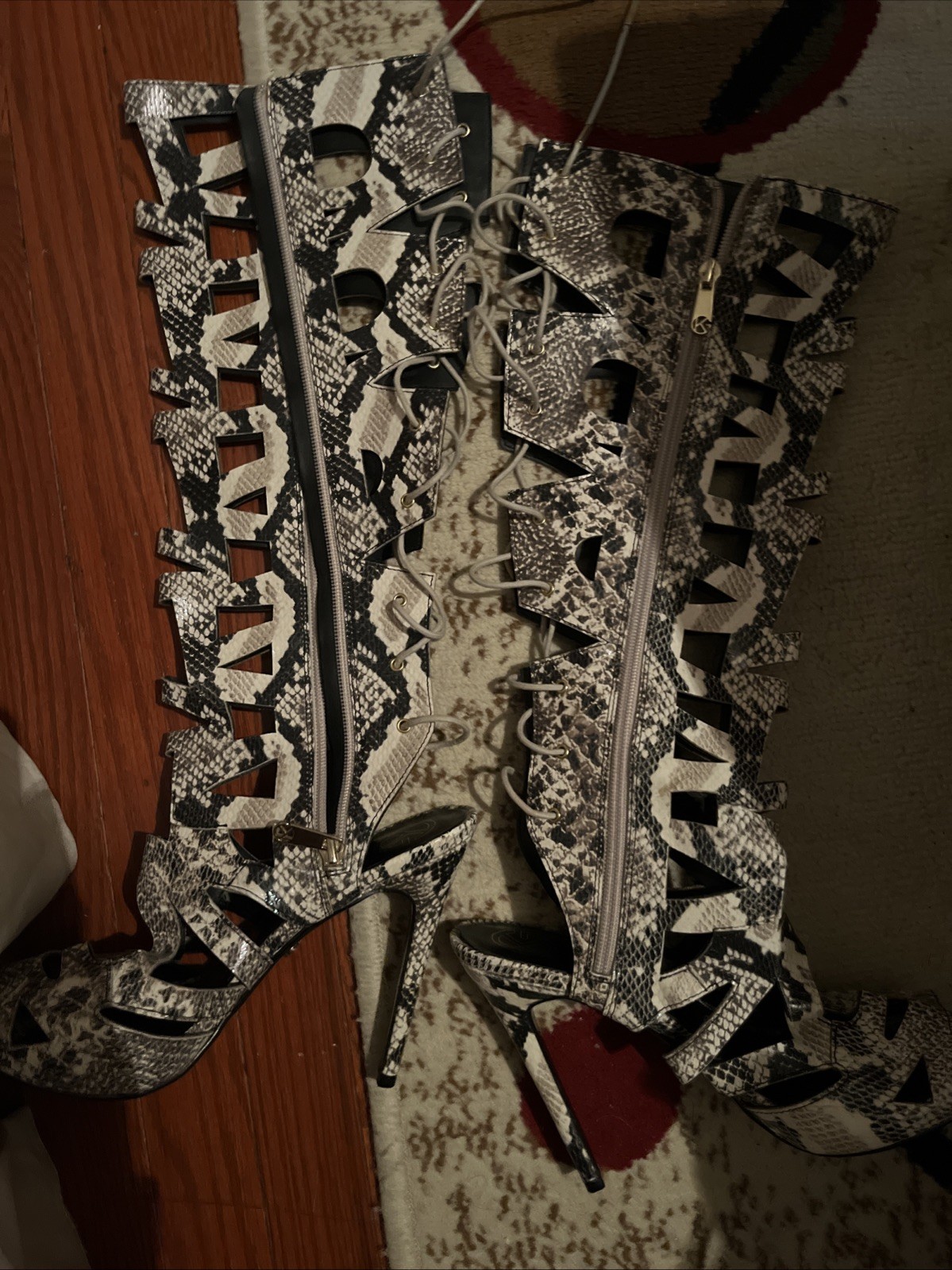 MICHAEL Michael Kors Sofia Gladiator Samdals- Sna… - image 1