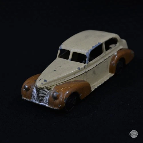 Dinky 39CU Oldsmobile Tan/Brown Black Hubs USA Issue Original Vintage