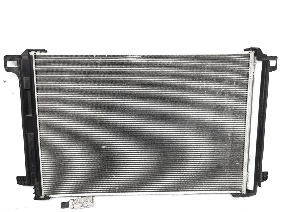 Condensador de aire acondicionado Mercedes-Benz C250 2012-2015 aire acondicionado 204-500-06-54 Foto 2 de 4