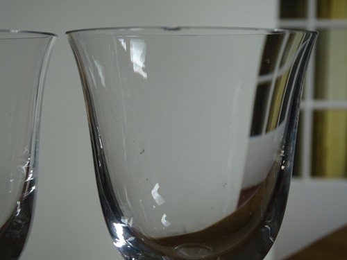 LALIQUE FRANCE 2 ANTIQUE CRYSTAL WINE GLASSES MODEL BARSAC ht 14.2 cm defect - Picture 6 of 9