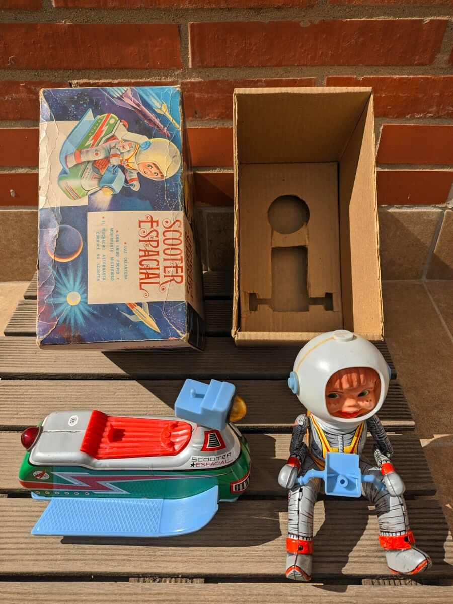 60'S EGE ASTRONAUT SCOOTER ROBOT TIN SPACE SPANISH VERSION 60'S EGE ASTRONAUT SCOOTER ROBOT TIN SPACE SPANISH VERSION