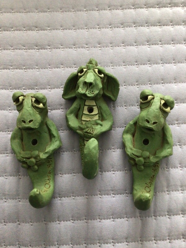 Unique Vintage Set of 3 Curious Critters Olsen Hound Clay Hooks 1981