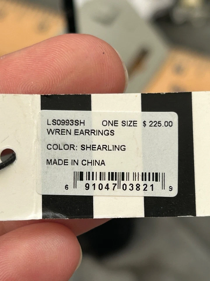 Pendientes con racimo de perlas LELE SADOUGHI Foto 4 de 4