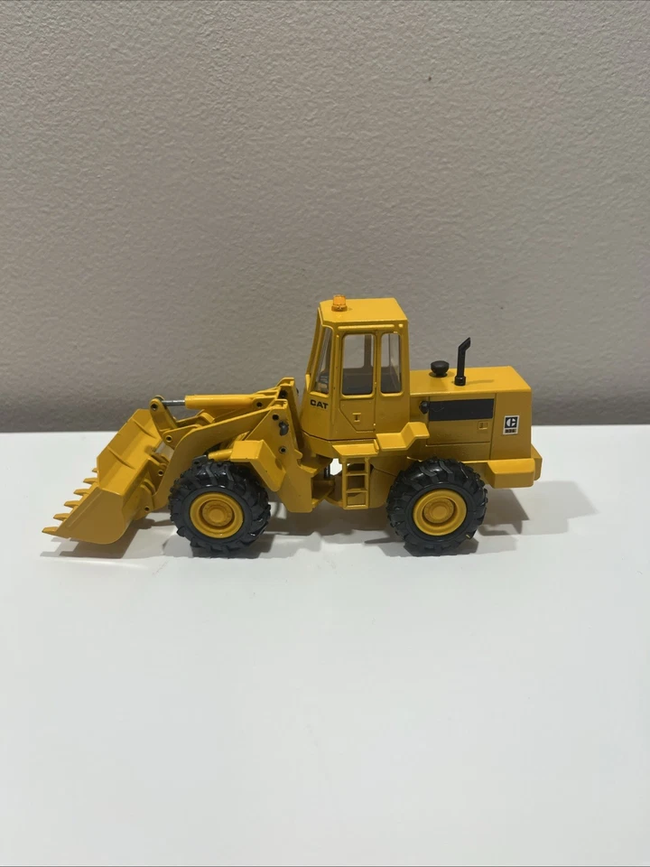 Vintage Conrad 936 Wheel Loader 1:50 Diecast Model Caterpillar Not Mint Box B9 - Image 2 of 4