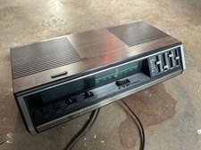 General Electric GE Vintage Alarm Clock AM/FM Radio Model 7-4695A