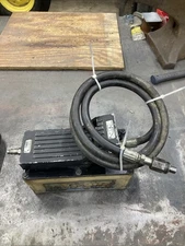 POWER TEAM PA6M AIR OVER HYDRAULIC FOOT PEDAL PUMP RESERVOIR OEM PUMP 10,000 PSI