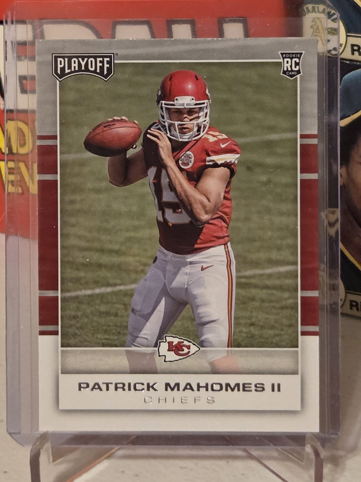Patrick Mahomes RC 2017 Panini Playoff ROOKIE Card #204 Chiefs SUPER CLEAN CARD!