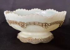 Antique Northwood Custard Glass Chrysanthemum Sprig 5” Oval Footed Berry Bowl