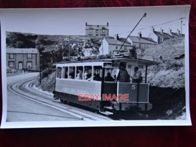 FOTO GROSSE ORME STRASSENBAHN - STRASSENBAHN NR 5 AUFSTEIGEND UNTERSETZTES GLEIS 23.9.82