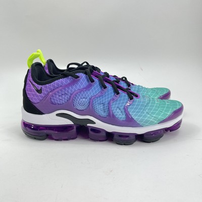 nike vapormax plus women's hyper violet