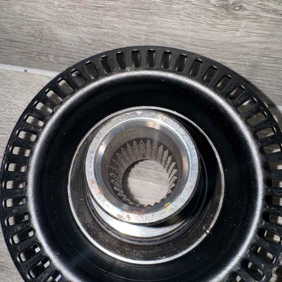 2009-2011 Kia Borrego Front Wheel Hub OEM 517502J000 - Image 3 of 4