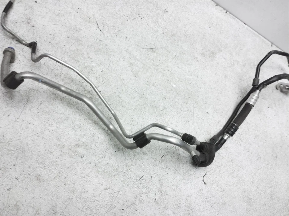 2005-2006 Audi A6 3.0 Evaporator Tube Hoses Assy - Image 3 of 4