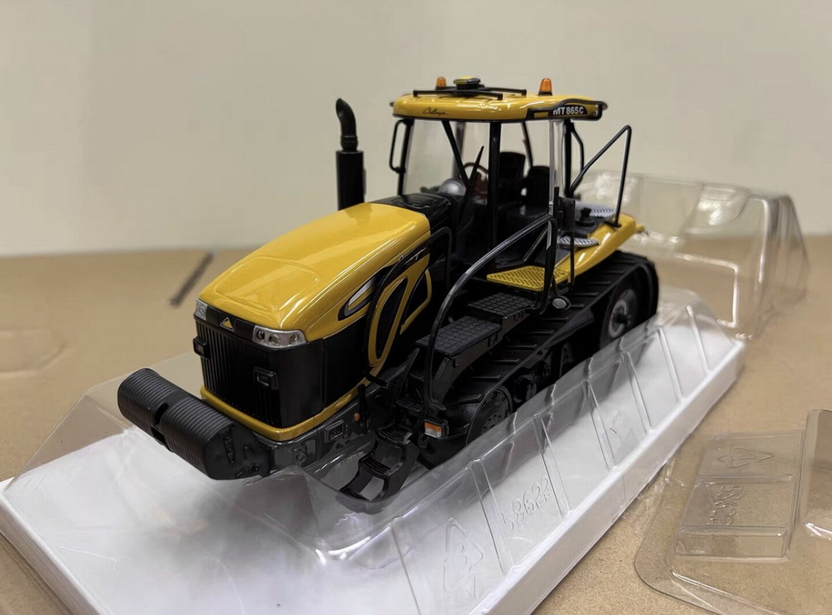 NORSCOT 1/32 CHALLENGER MT865C AGRICULTURAL TRACTOR DIECAST MODEL