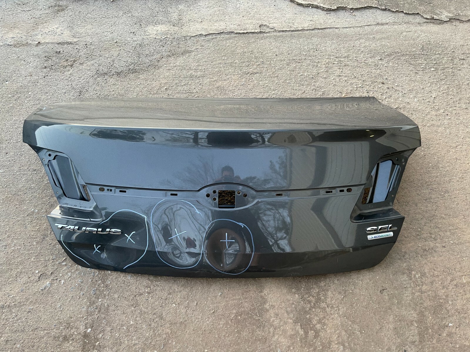 2013 2014 2015 2016 2017 2018 2019 Ford Taurus Trunk Deck Lid shell Oem