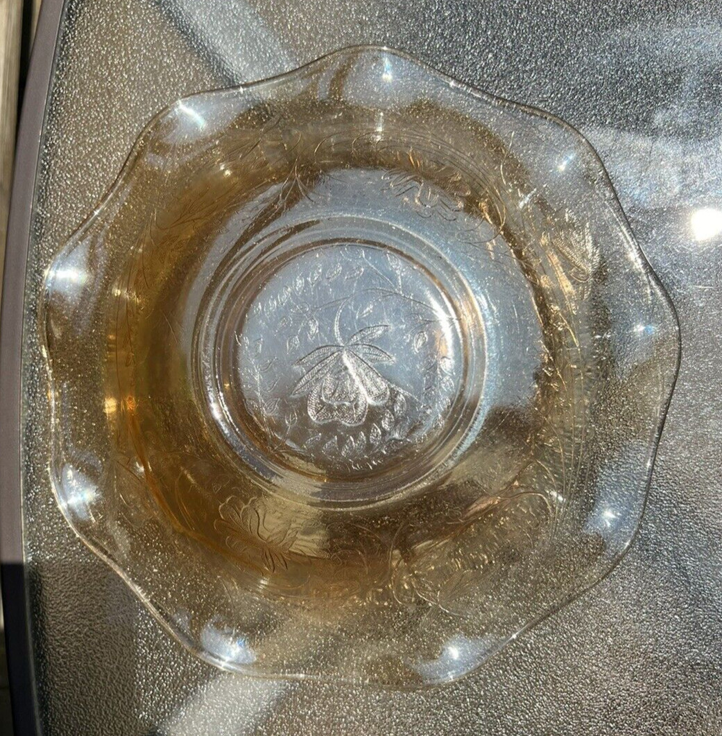 Peach Iridescent Ruffled Edge Fruit Bowl Jeannette Floragold Carnival Glass