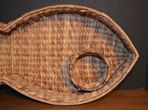 Wicker Fish Serving Platter Bread Basket Fish & Loaves EUC WIRE FRAME WINE - Imagen 8 de 9