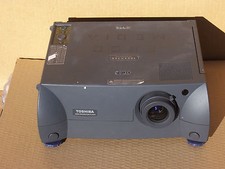 Toshiba TLP-570 LCD Projector
