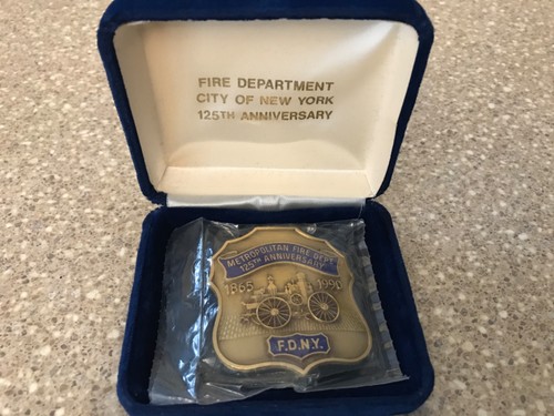 FDNY 125th Anniversary Badge with Velvet Presentation Box, #185 Circa 1987