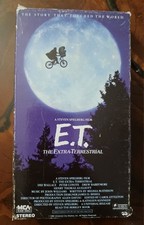 E.T. The Extra-Terrestrial VHS - Drew Barrymore, Dee Wallace, Peter Coyote