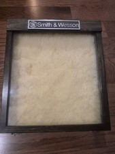 Vetrina in legno per coltelli con chiusura Smith & Wesson 