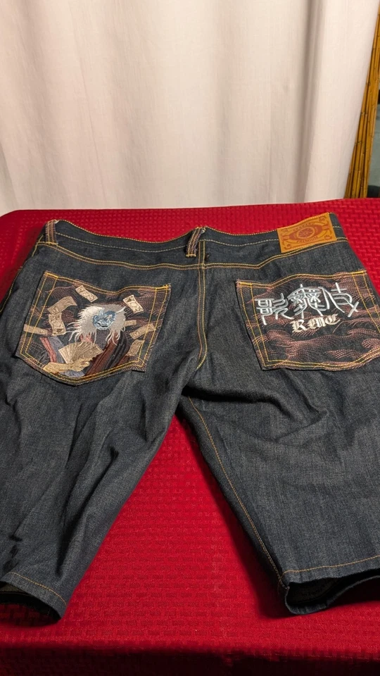 Pantalones Cortos Jeans Akasaru RMC Mono Rojo De Colección Y2K Para Hombre Talla 42 Lavado Oscuro Foto 2 de 4