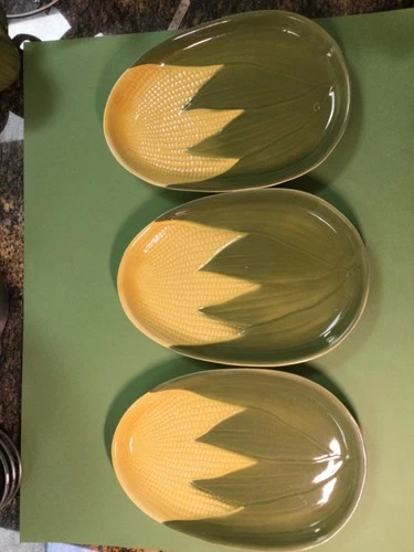 3 Vintage Shawnee Corn King Dinner Plates #68