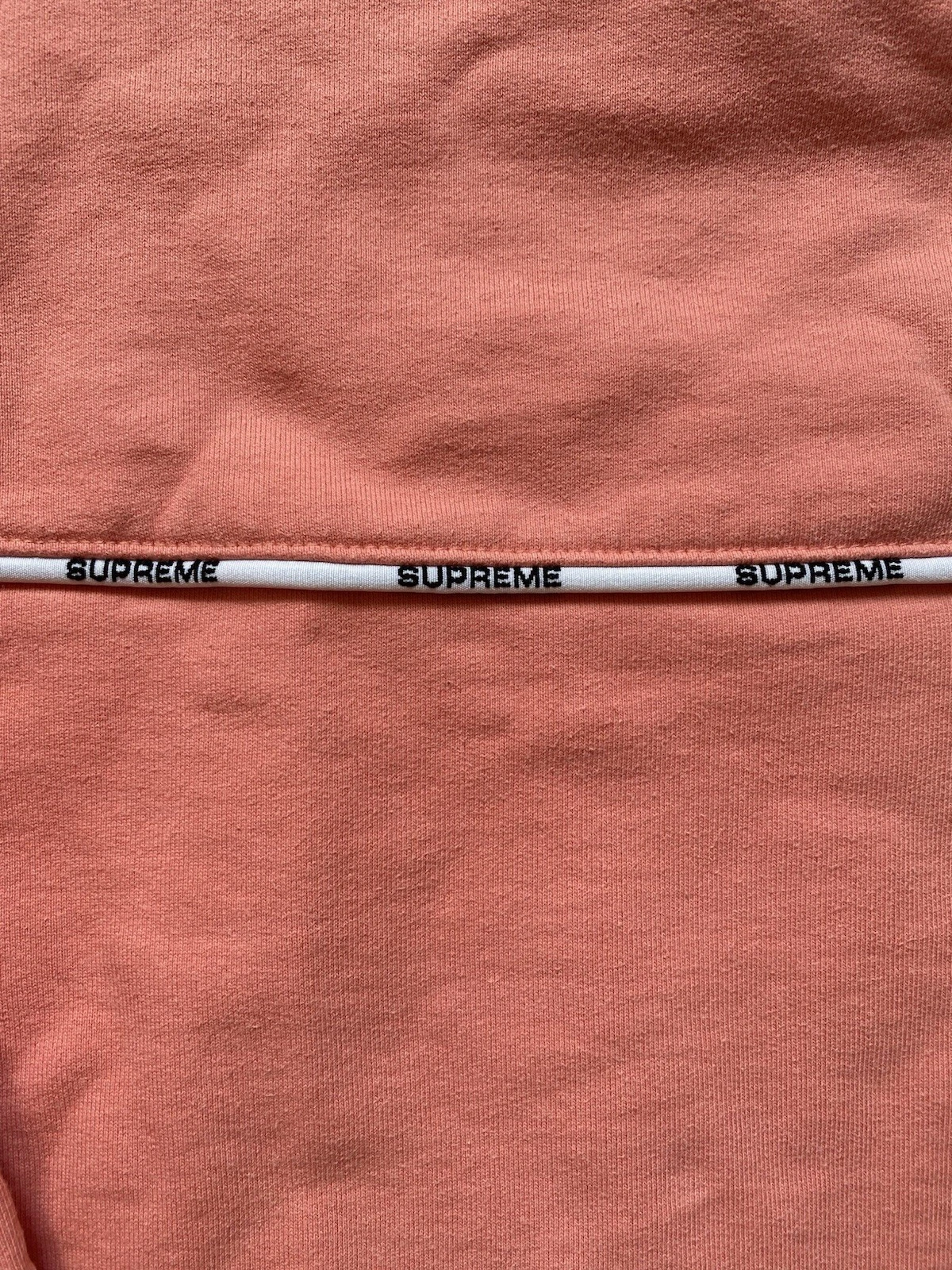 Supreme Logo Piping Mezza Zip Taglia L Corallo