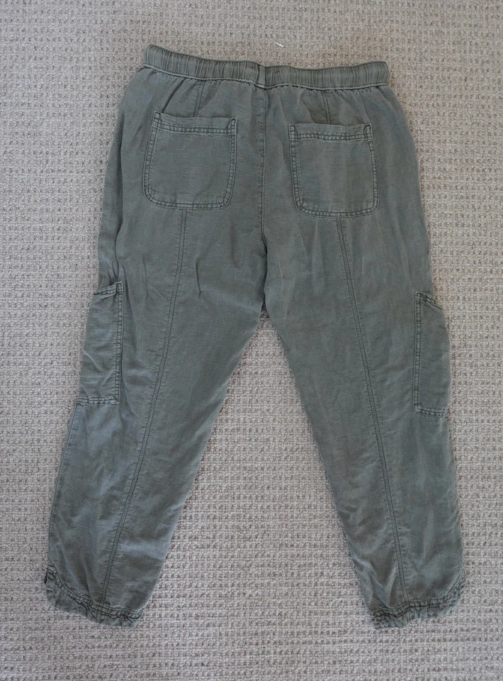 C&C California Women’s Tapered Leg Gray Cargo Crop Pants Size M Linen Blend - Image 3 of 4