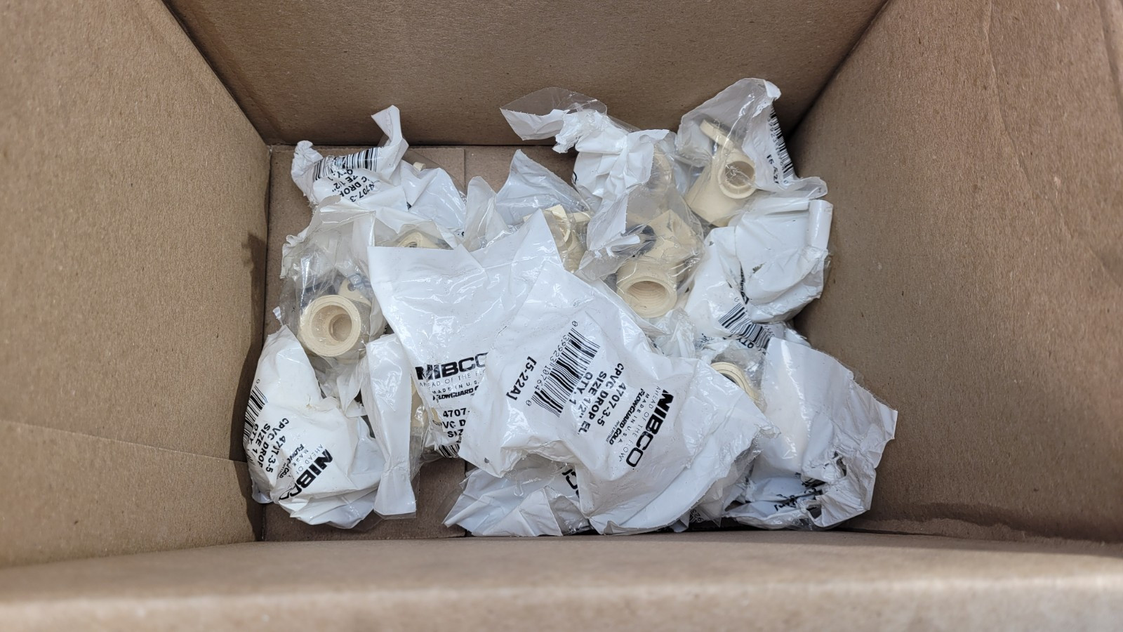 (Box of 18) 4707-3-5 : NIBCO CPVC DROP ELBOW SIZE 1/2"