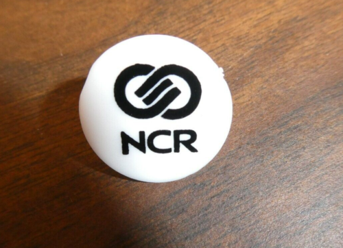VTG NCR COUNTRY CLUB PLASTIC GOLF BALL MARKER GOLFING NATIONAL CASH REGISTER - Picture 1 of 2
