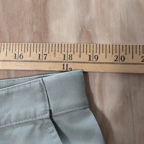 L.L. Bean Cargo Shorts Women's 20 Pale Green 39x9 Pockets Adjustable Waist - Picture 5 of 10