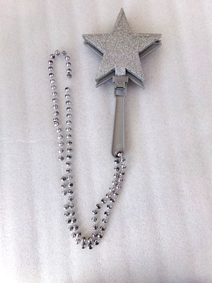 Varita mágica cuento de hadas mago cuentas brillantes disfraz perlas plateadas estrella Foto 2 de 4