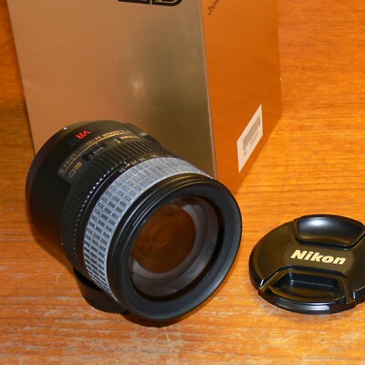 Nikon NIKKOR 24 120 mm f3,5 5,6 G AF-S IF VR ED ZOOM OBJEKTIV mit Kappenbox 290000