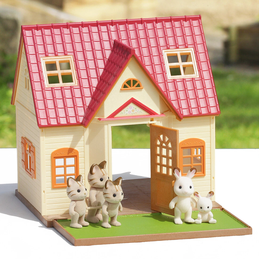 Maison cosy cottage avec chats et lapins la Sylvanian Families Les Petits  Malins