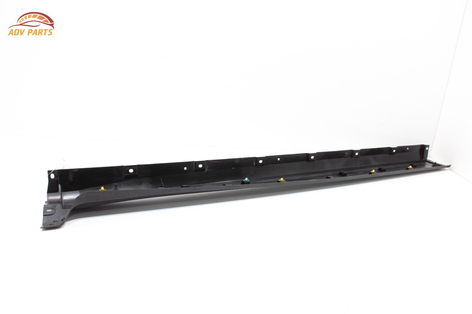 2017 - 2020 MASERATI LEVANTE RIGHT PASSENGER SIDE SKIRT ROCKER PANEL MOLDING OEM